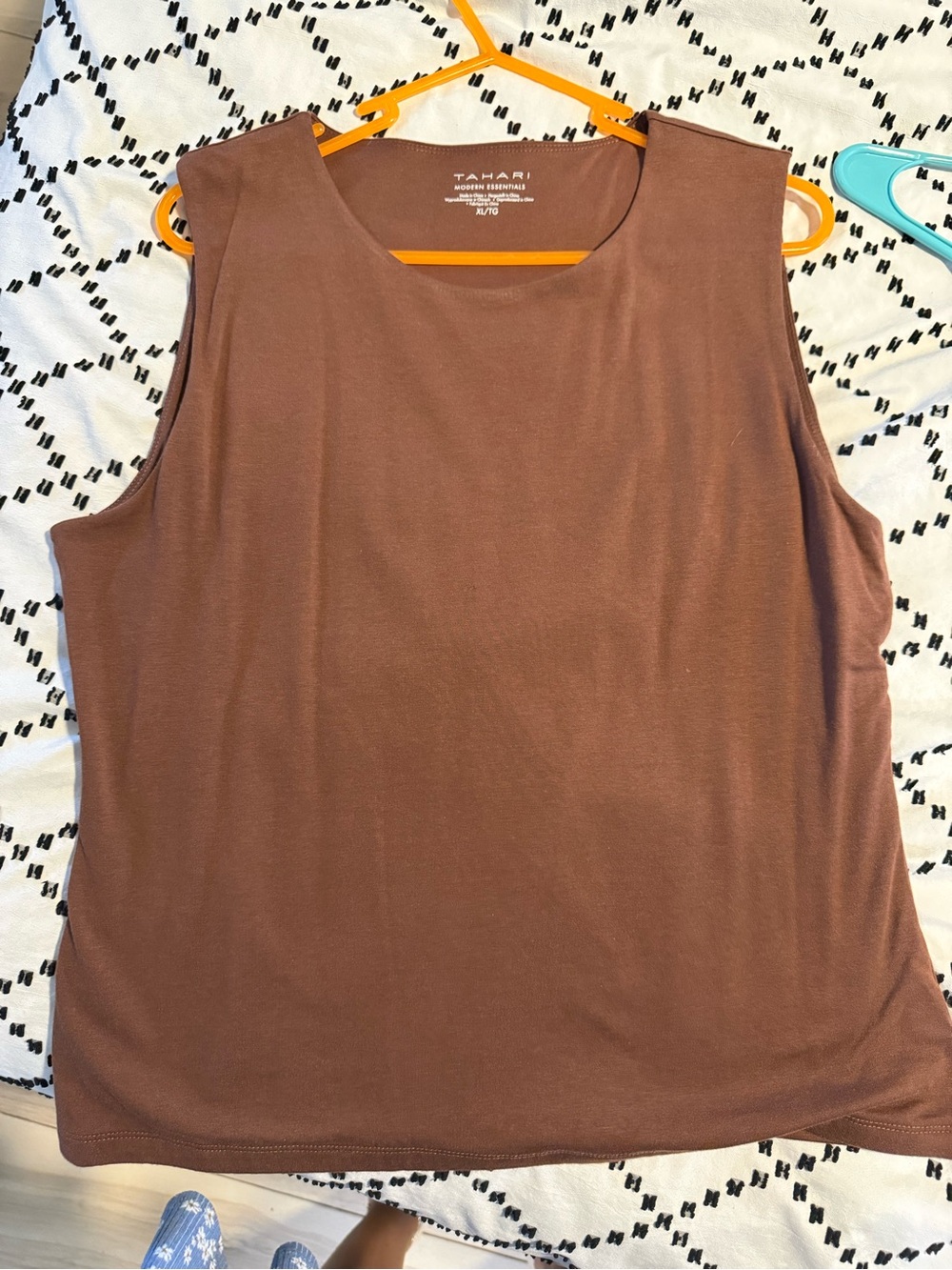Tahari Brown Scoop Neck Sleeveless Tank Top NWOT
